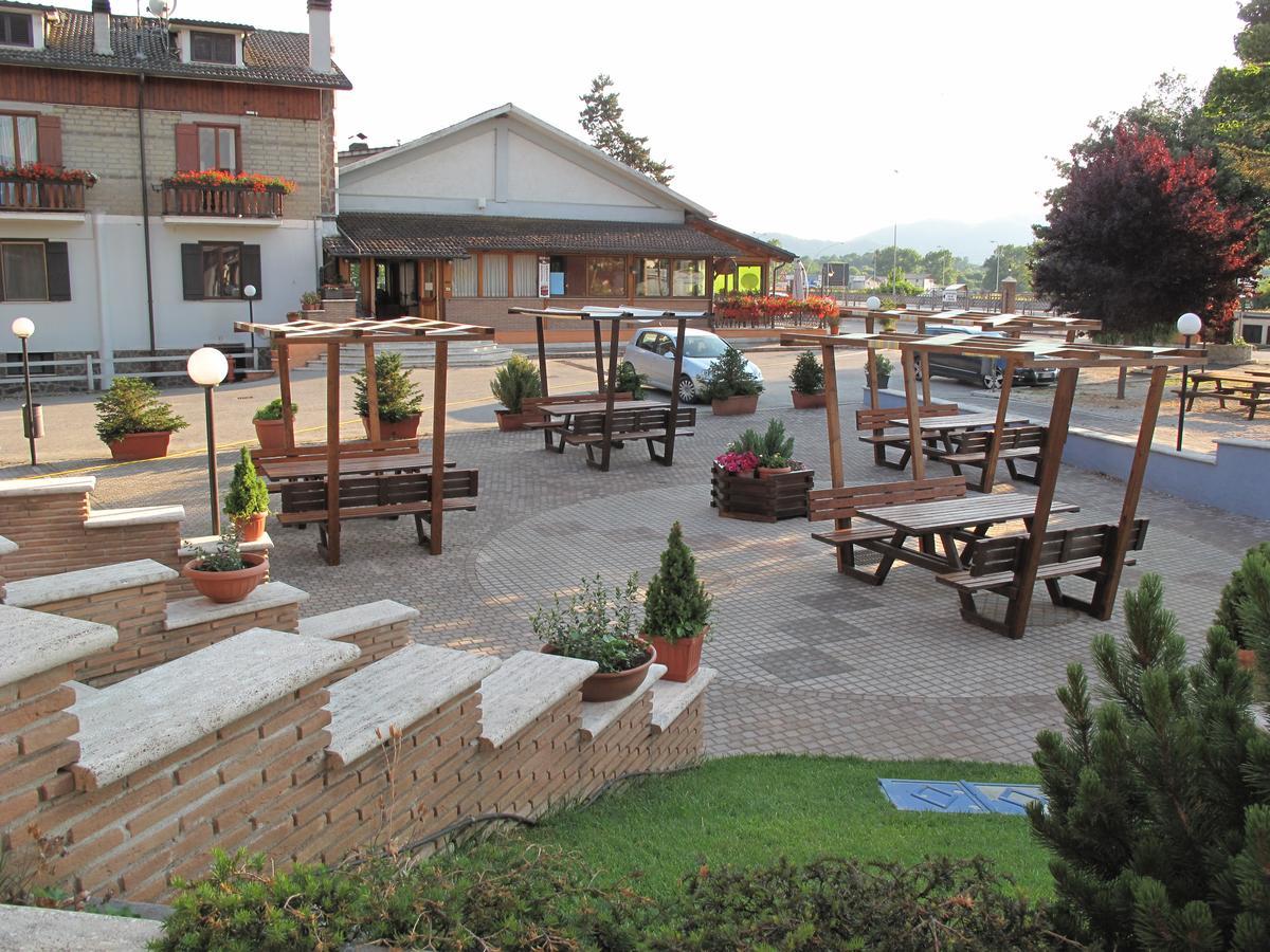 Hotel Ristorante La Nuova Fattoria Carsoli Luaran gambar