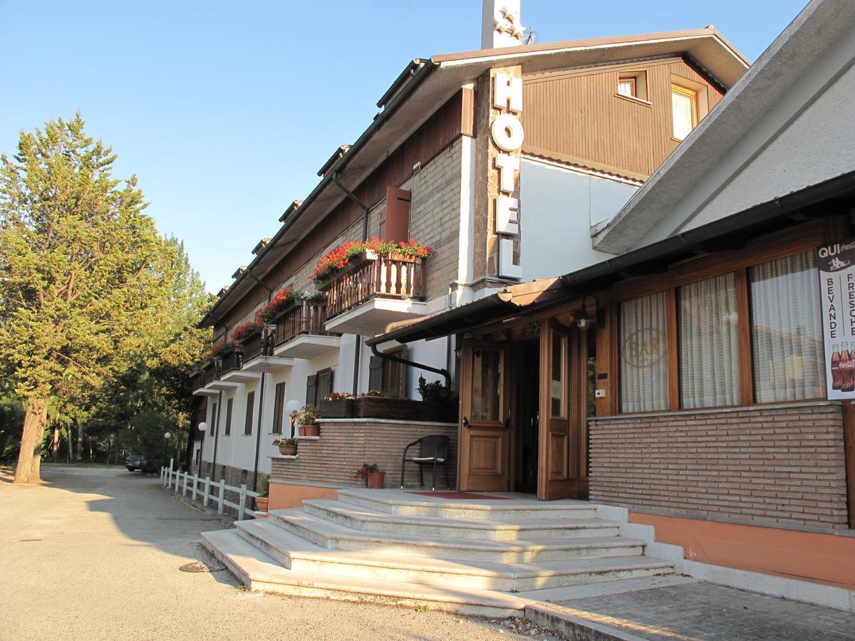 Hotel Ristorante La Nuova Fattoria Carsoli Luaran gambar