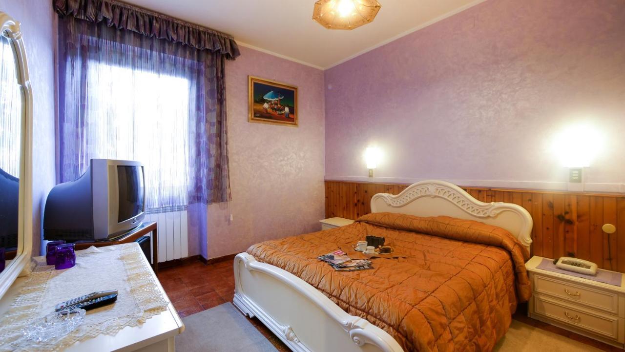 Hotel Ristorante La Nuova Fattoria Carsoli Luaran gambar