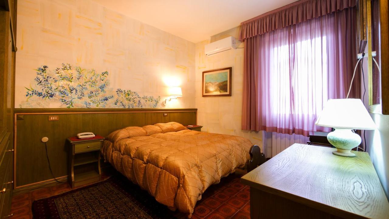Hotel Ristorante La Nuova Fattoria Carsoli Luaran gambar